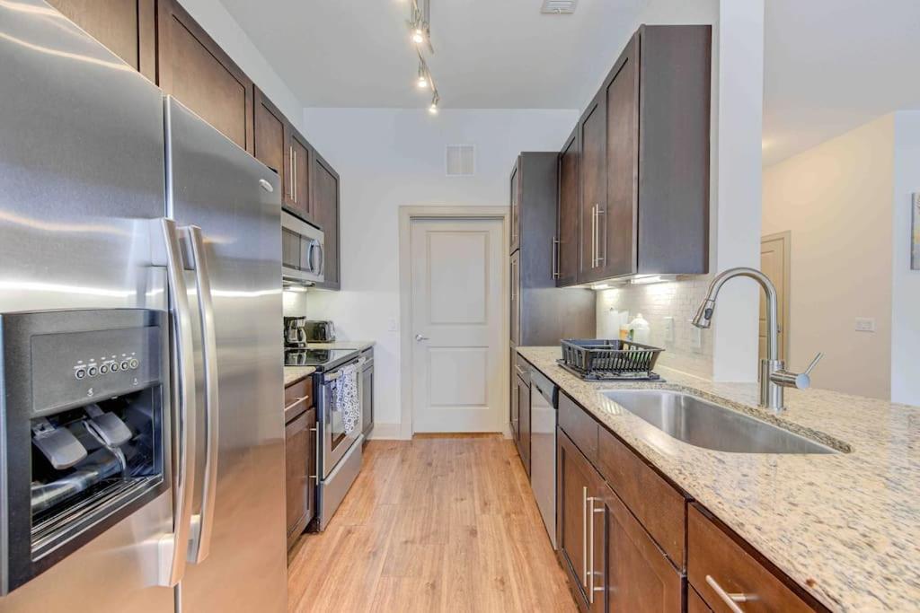 Cozy Apt Nrg Pool,Wi-Fi, Free Parking, Petsok! Houston Luaran gambar