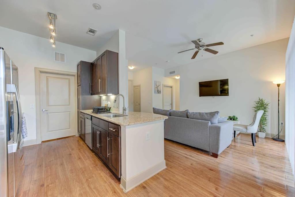 Cozy Apt Nrg Pool,Wi-Fi, Free Parking, Petsok! Houston Luaran gambar