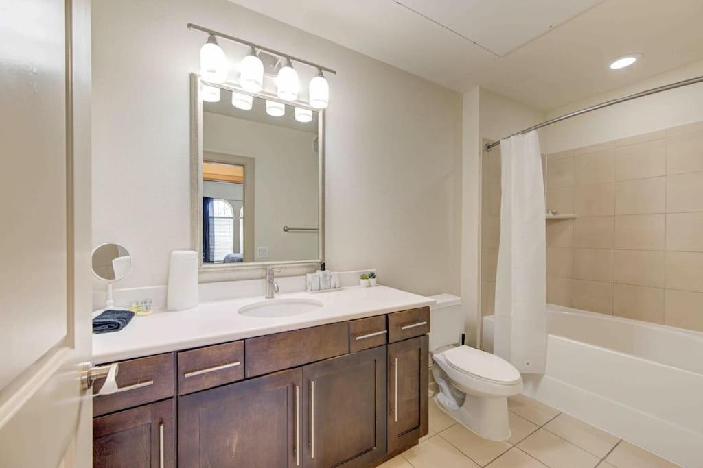 Cozy Apt Nrg Pool,Wi-Fi, Free Parking, Petsok! Houston Luaran gambar