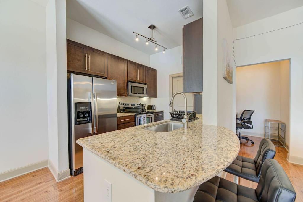 Cozy Apt Nrg Pool,Wi-Fi, Free Parking, Petsok! Houston Luaran gambar