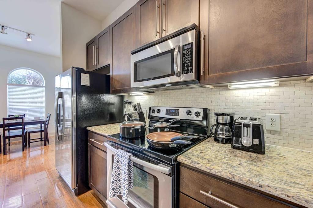 Cozy Apt Nrg Pool,Wi-Fi, Free Parking, Petsok! Houston Luaran gambar