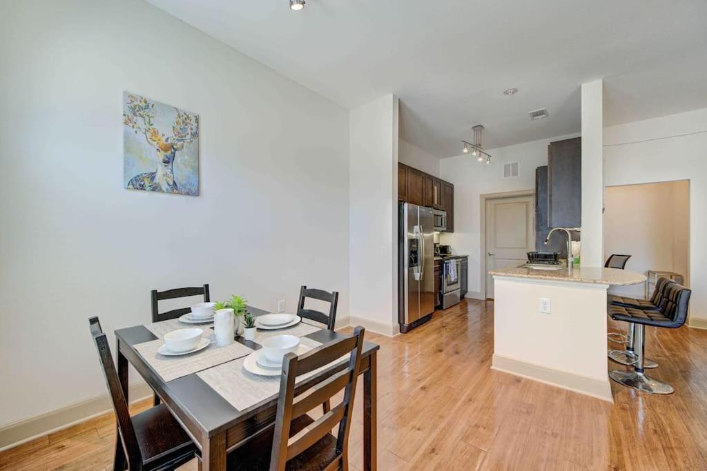 Cozy Apt Nrg Pool,Wi-Fi, Free Parking, Petsok! Houston Luaran gambar